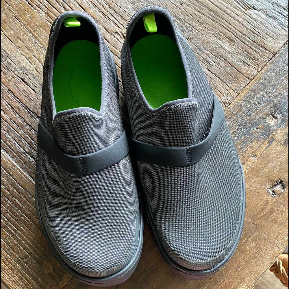 OOFOS eezee low recovery comfort slip on, size 9